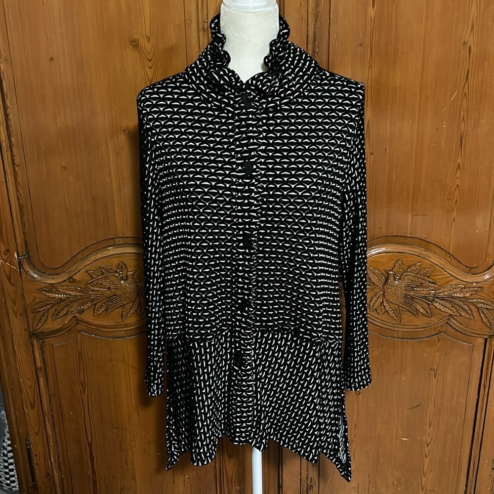 Moonlight by Y&S Fashion Full Button Front Tinic Style Top. Medium